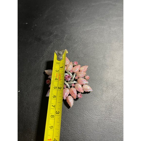 Unusual CORO Pegasus Pink Molded Glass Gold Tone F - Picture 8 of 9